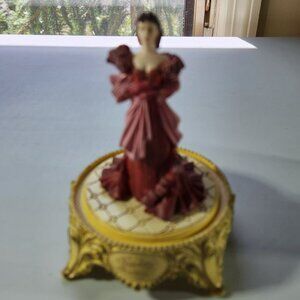 Scarletts Shame Gone With The Wind Limited Edition Figurine Under Glass Dome